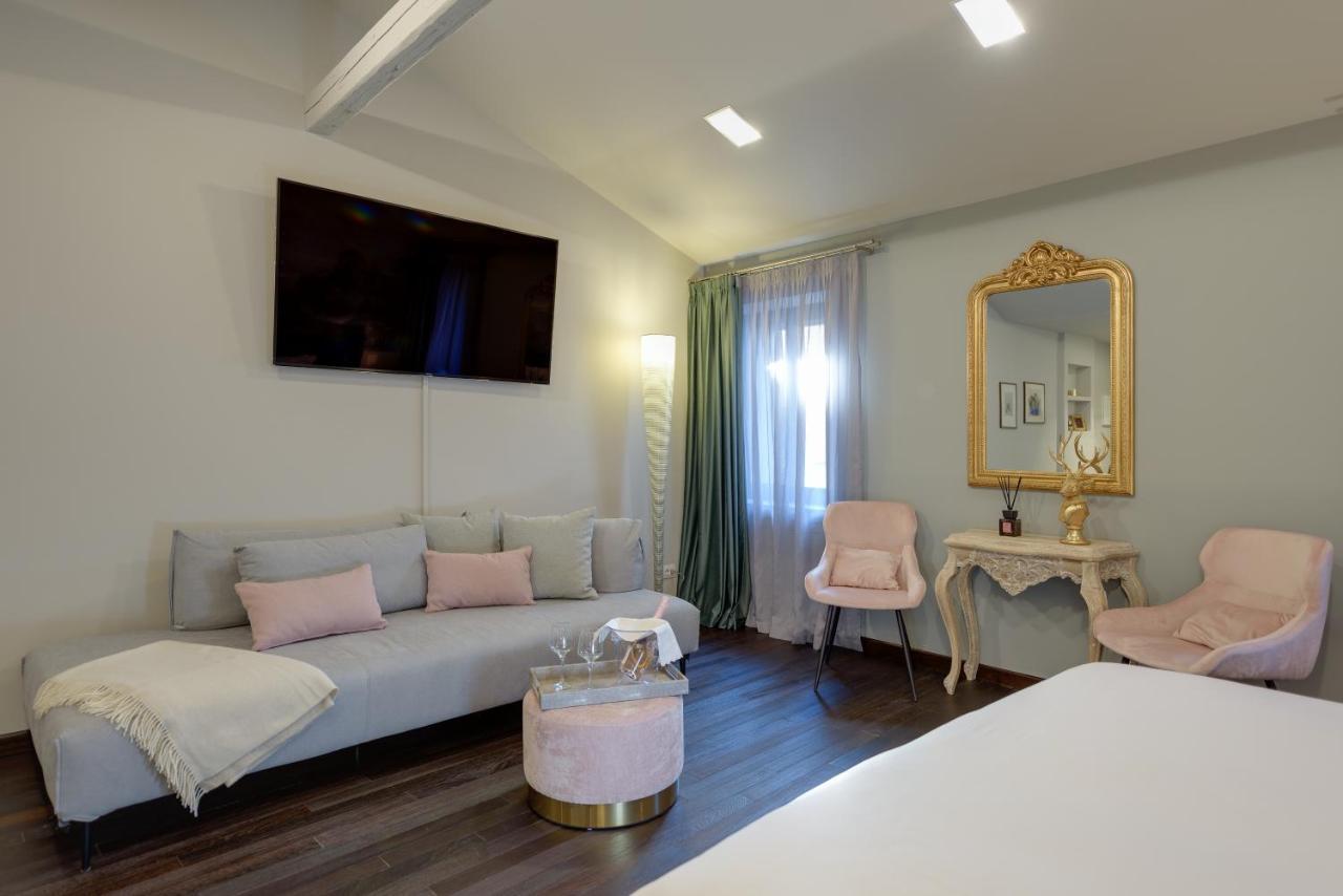 Palazzo Duomo Suites In Udine Center Dış mekan fotoğraf